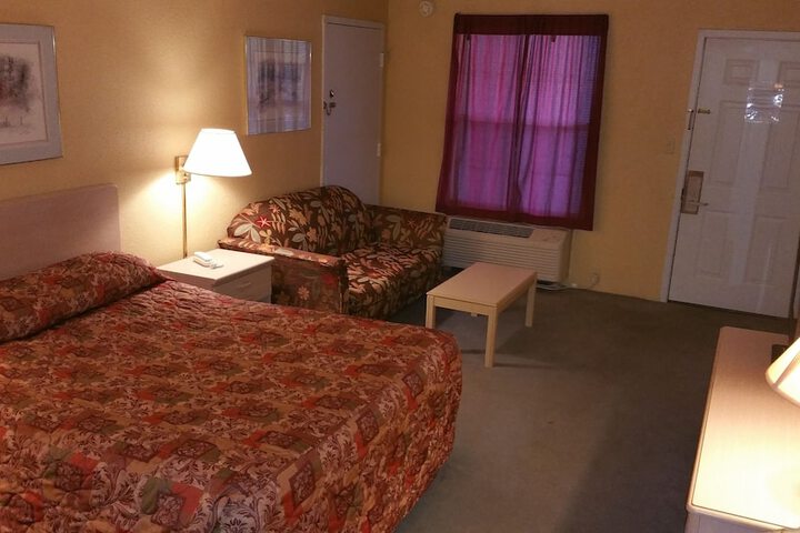 Room 25 of 46