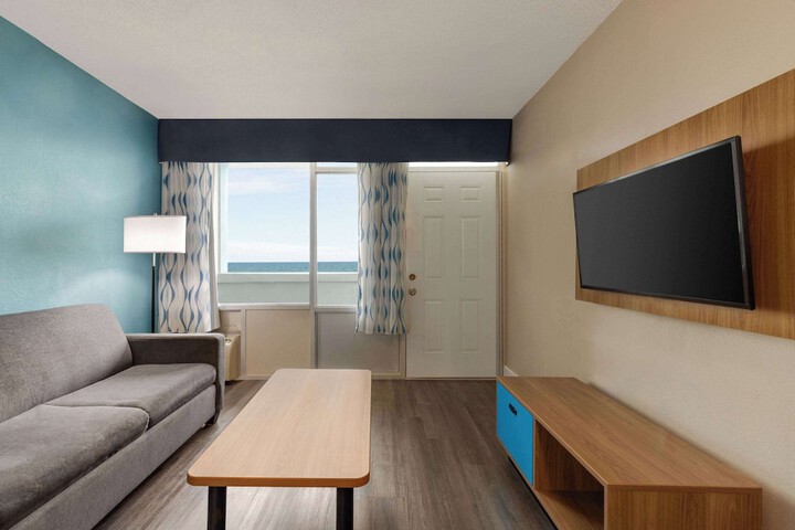Room 11 of 31
