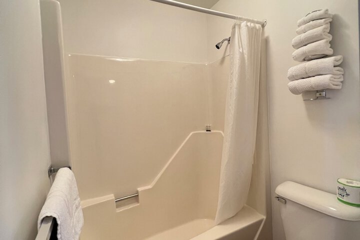 Room 32 of 54