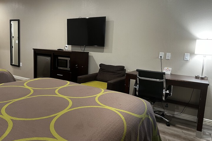 Room 14 of 38