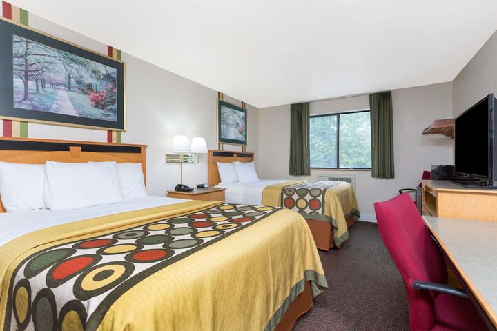 Room 6 of 17