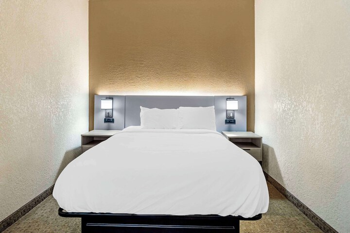 Room 19 of 32
