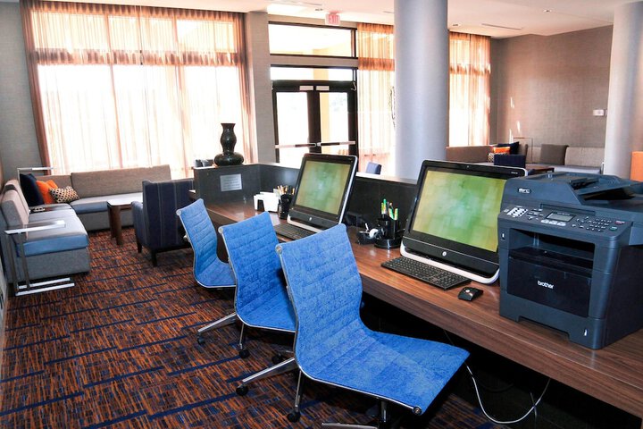 Courtyard by Marriott Jackson Airport / Pearl