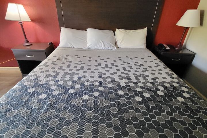 Room 44 of 69