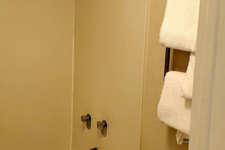 Room 11 of 29