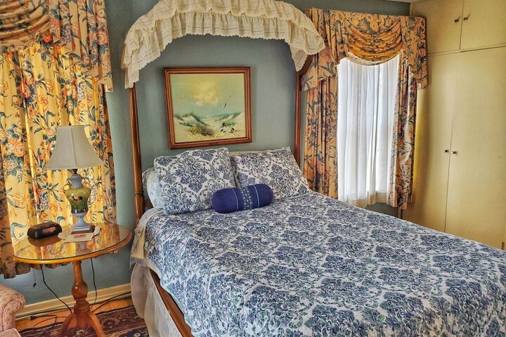 Montague Inn