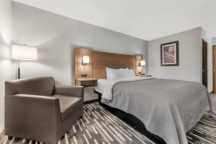 Quality Inn Chesterton near Indiana Dunes National Park I-94