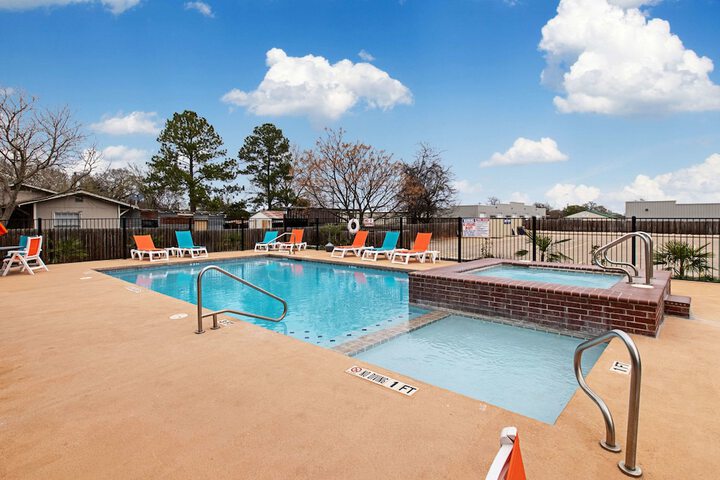 Pool 5 of 35