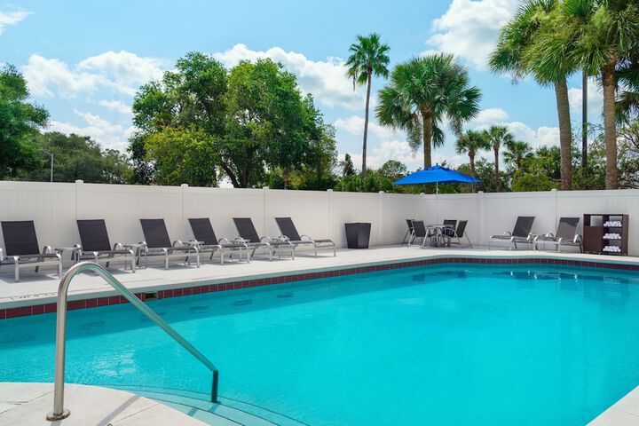 Pool 5 of 25