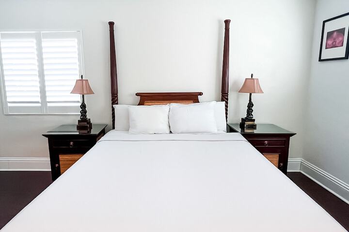 Room 32 of 37