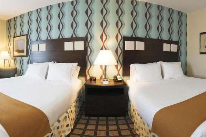 Room 15 of 36