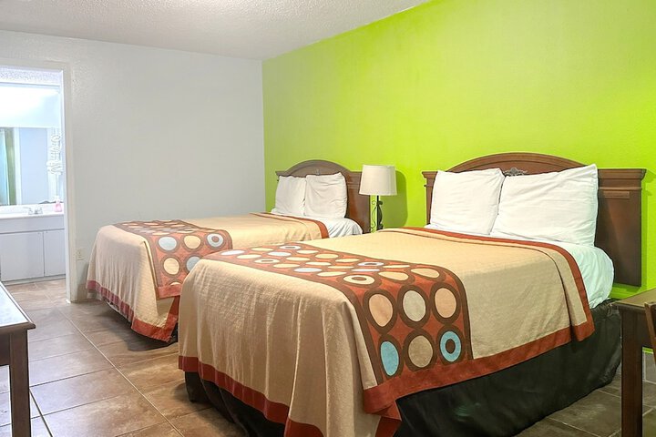 OYO Hickory House Inn