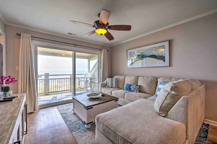 Beachfront Condo w / Unobstructed Ocean Views!