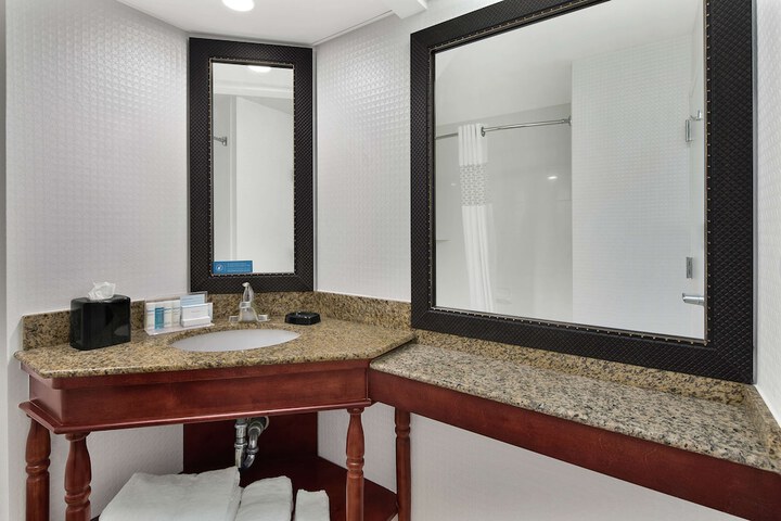 Hampton Inn Atlanta - Newnan