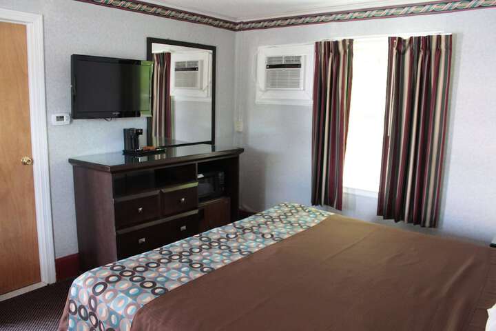 Room 9 of 14
