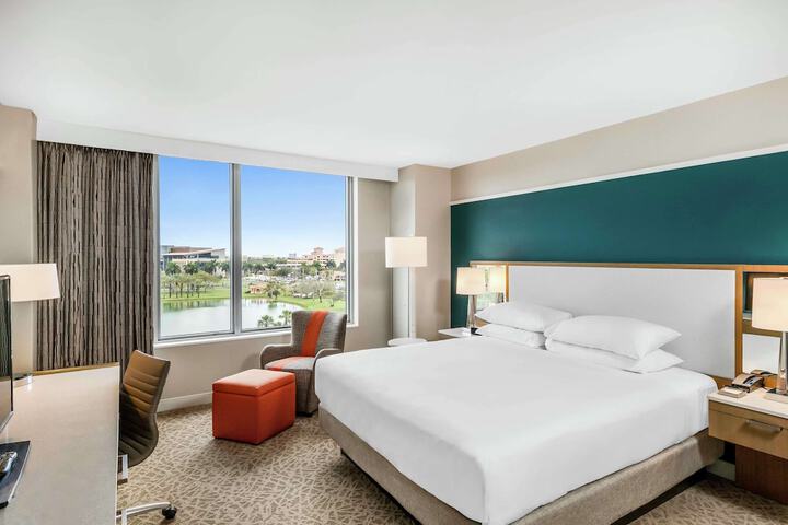 Room 52 of 106