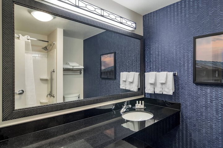 Room 21 of 28