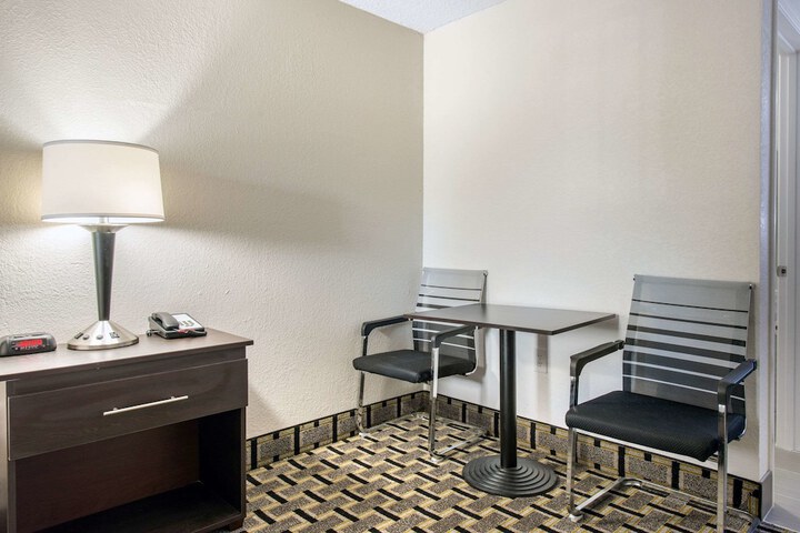 Room 33 of 57