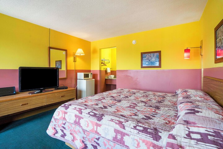 Room 8 of 26