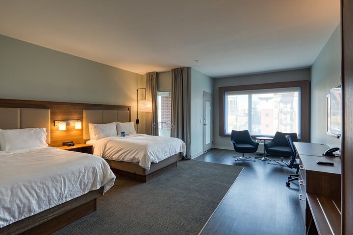 Room 70 of 119