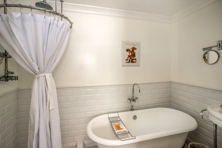 Cannon Beach Hotel Collection