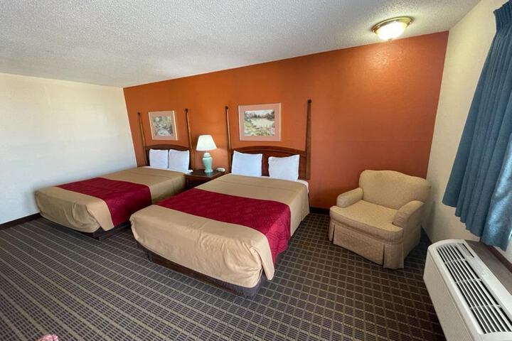 Room 35 of 107