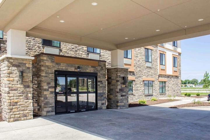 Hotel 3 of 43