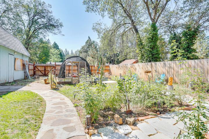 Burney Cottage w / Game Room: Walk to Town!