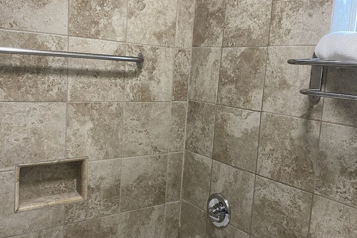 Room 16 of 44