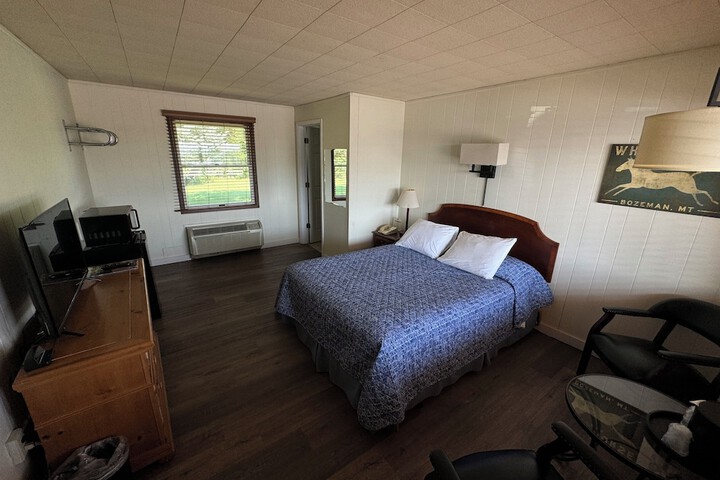 Room 17 of 24