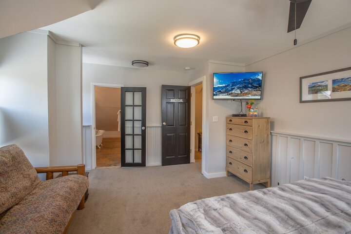 Room 12 of 64