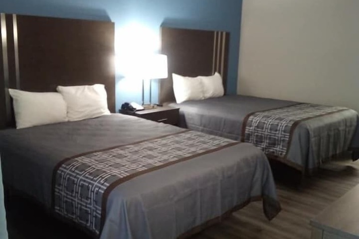 Room 10 of 34