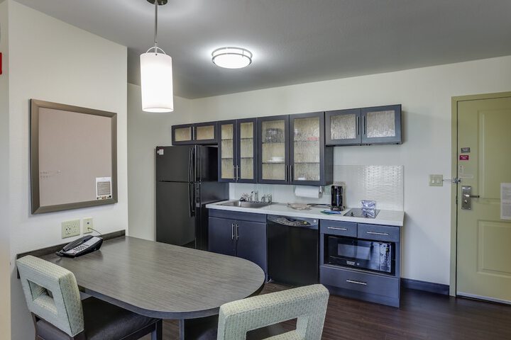 Candlewood Suites College Station at University by IHG