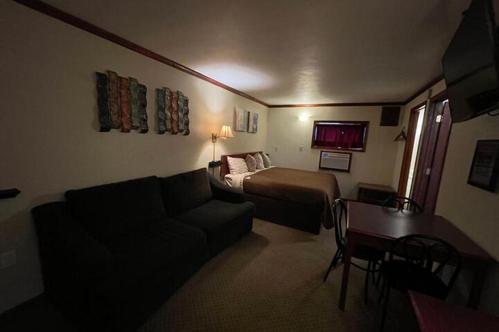 Highland Court Motel