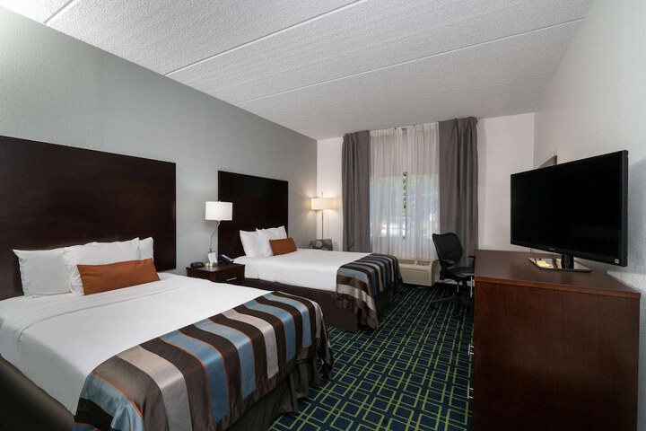 Room 15 of 25