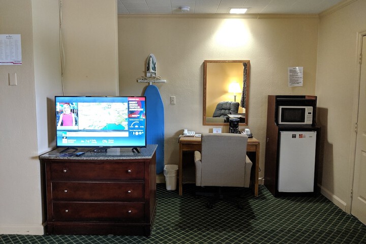 Room 10 of 17
