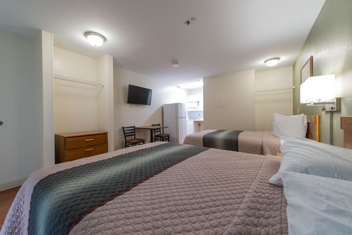 Room 6 of 24