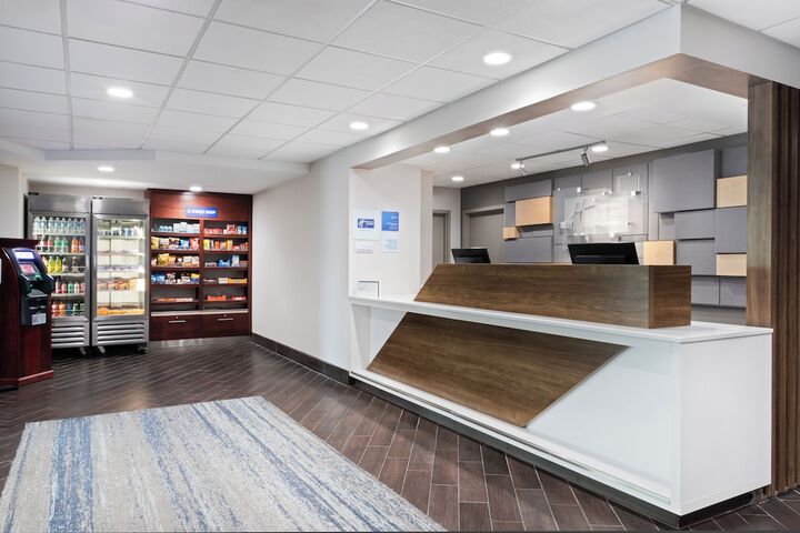 Holiday Inn Express & Suites Cincinnati Riverfront by IHG