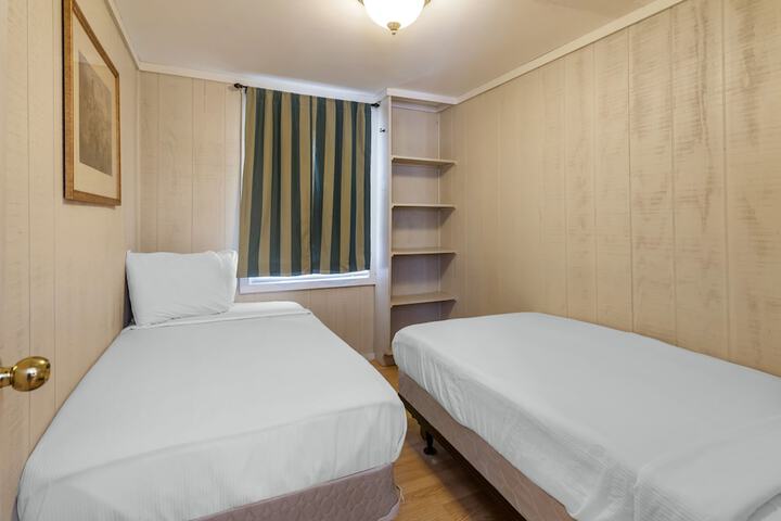 Room 54 of 63