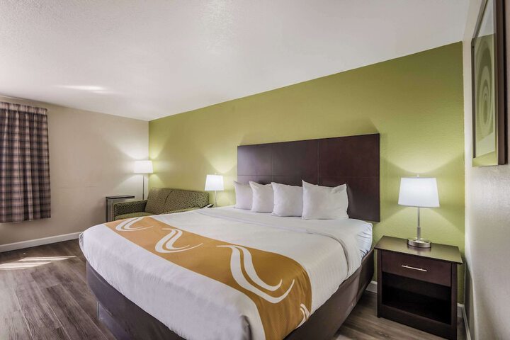 Quality Inn & Suites Quincy - Downtown
