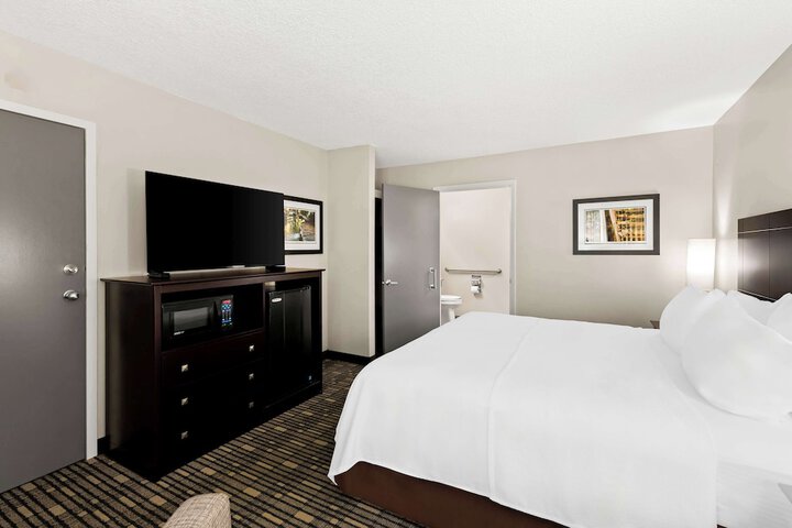 Room 18 of 36