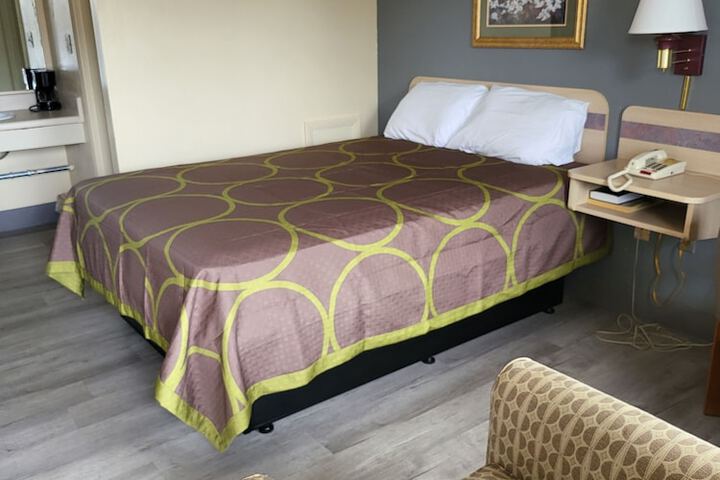 Room 42 of 46