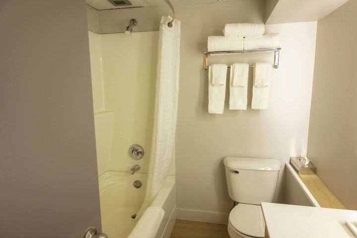 Room 14 of 48