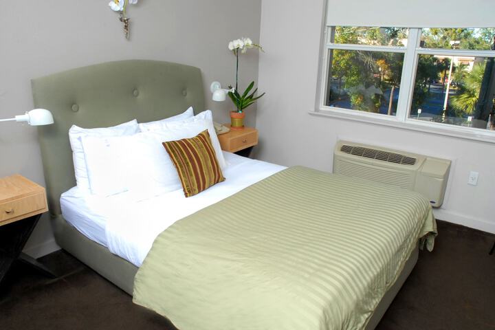 Room 16 of 32