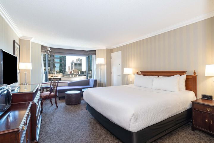 Sandman Signature Edmonton Downtown Hotel