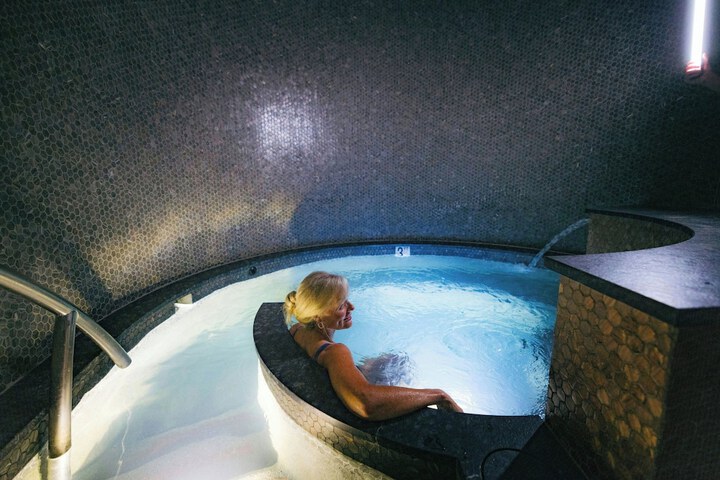 Pool 11 of 124