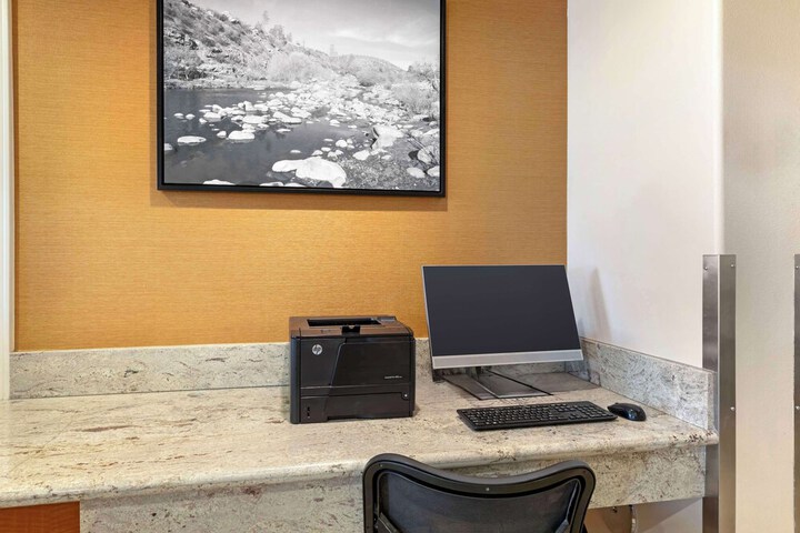Business Center 43 of 43