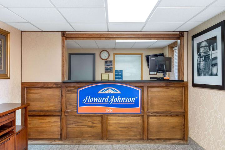 Howard Johnson by Wyndham Gillette