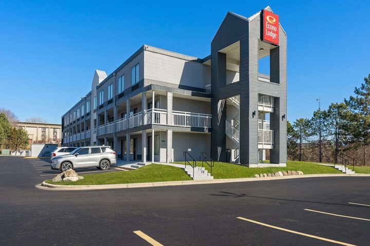 Hotel 2 of 58