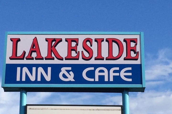 Lakeside Inn and Cafe
